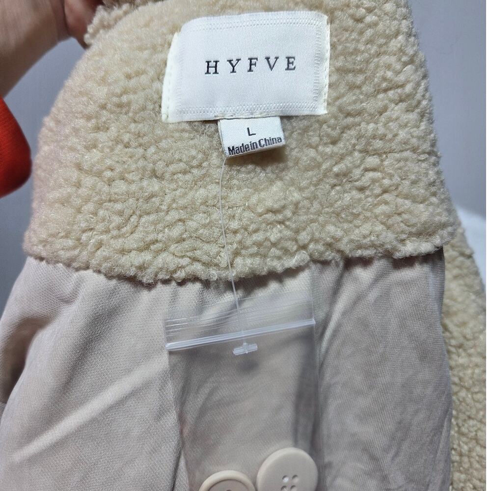 HYFVE NWOT Tan Sherpa Fleece Teddy Button up Jacket size Large - Picture 6 of 10